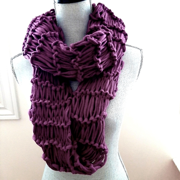 Infinity Scarf - Picture 1 of 2